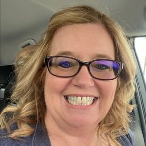 Meet your Posher, Debra